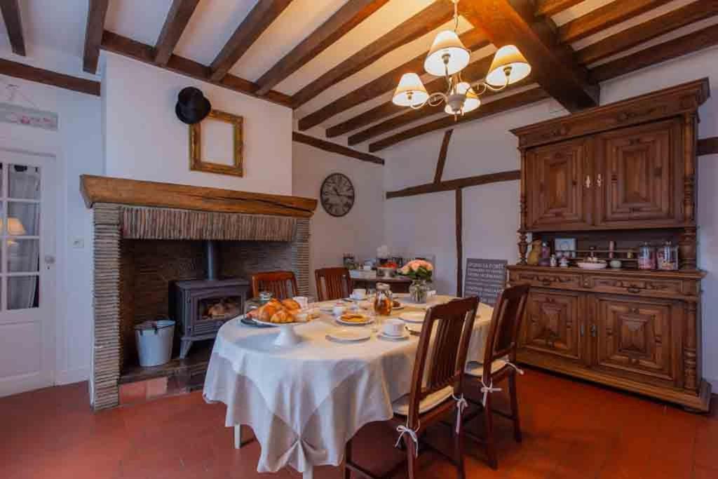 Bed and Breakfast Couette & Confitures Nojeon-en-Vexin Экстерьер фото